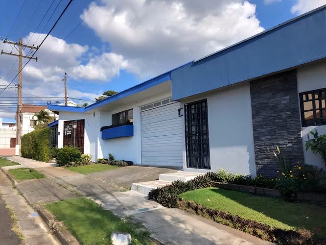 VENTA DE CASA Y APTO ESQUINERA DE 1 NIVEL, MONTEALEGRE, ZAPOTE - Imagen 2
