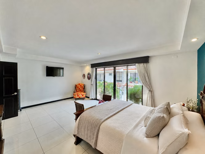 Venta de casa en Santa Ana centro