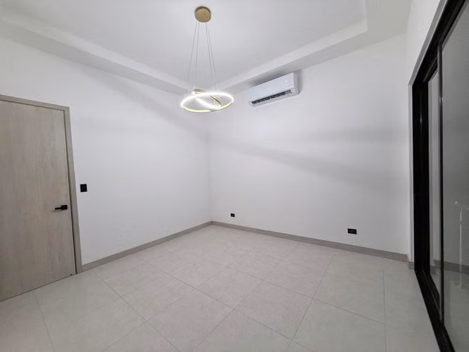 Alquiler de Exclusiva Casa en Condominio Lindora Village | Santa Ana - Imagen 4