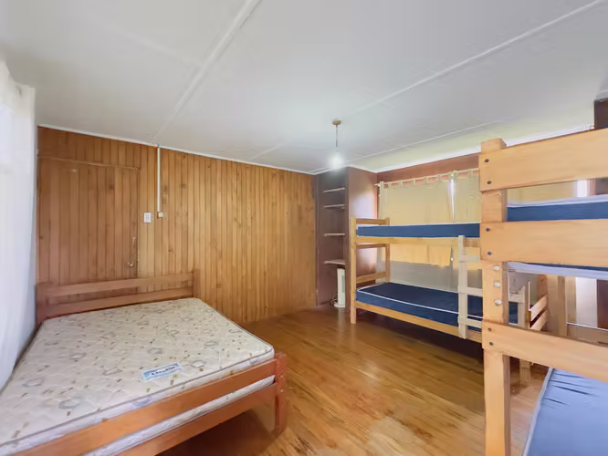 VENTA DE AMPLIO TERRENO CON CASAS UNA JOYA EN LA CIUDAD - Imagen 13