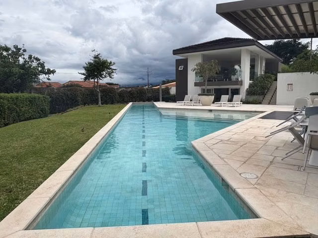Espectacular Apartamento para estrenar Moderno y condominio en Guachipelín - Imagen 4