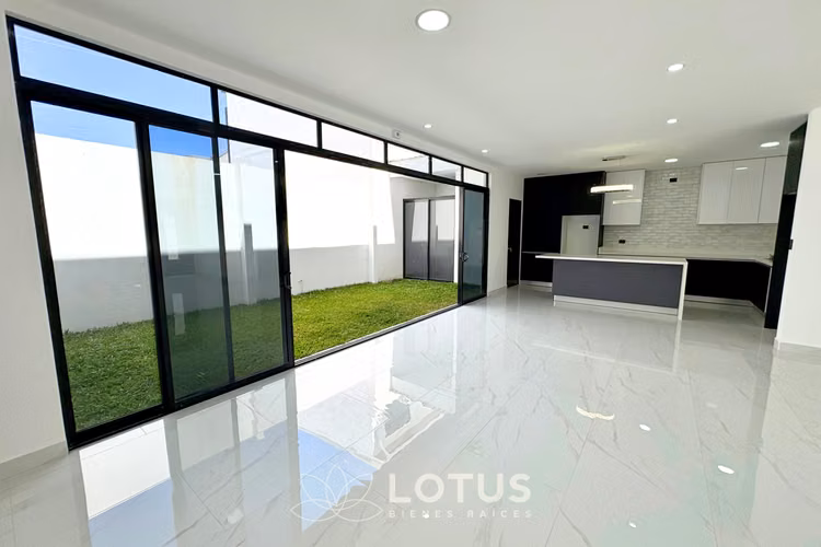Casa en venta para estrenar en Condominio Acqua, CÓDIGO AJ029