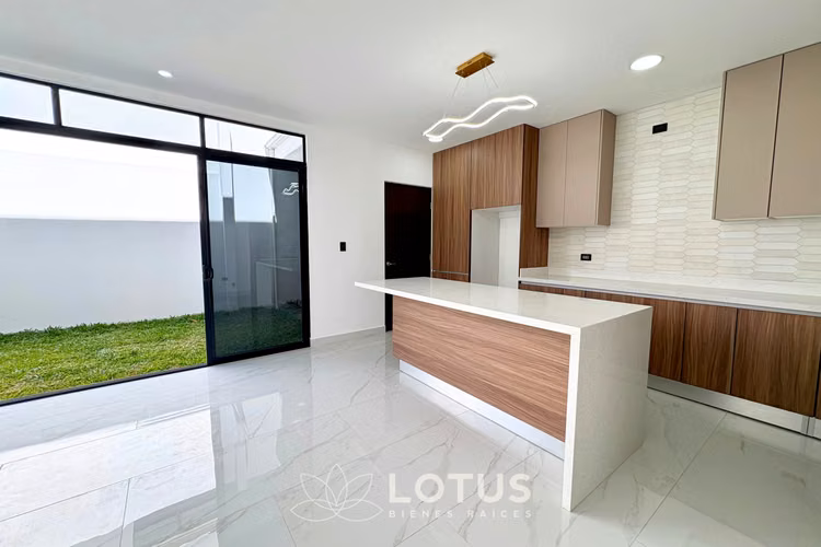Casa en venta para estrenar en Condominio Acqua, CÓDIGO AJ029