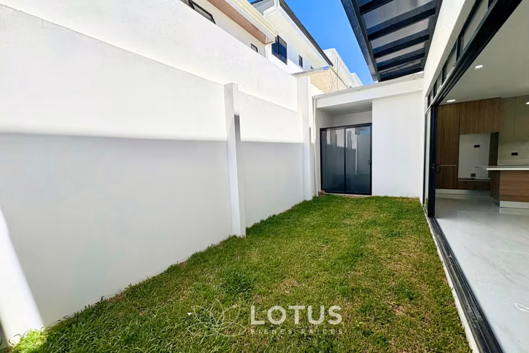 Casa en venta para estrenar en Condominio Acqua, CÓDIGO AJ029