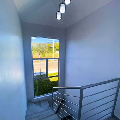 Hermosa Casa de Dos Niveles con Vistas Panorámicas en Santa Eulalia, Atenas
