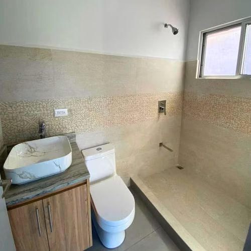 Hermosa Casa de Dos Niveles con Vistas Panorámicas en Santa Eulalia, Atenas
