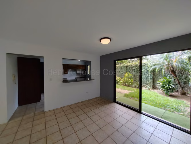 Vendo Casa en Pozos Santa Ana 250 m2 con patio