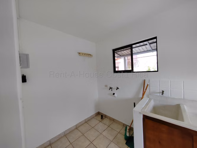 Vendo Casa en Pozos Santa Ana 250 m2 con patio