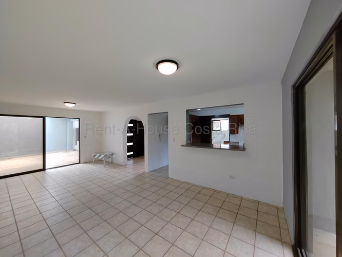 Vendo Casa en Pozos Santa Ana 250 m2 con patio