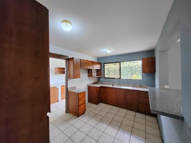 Vendo Casa en Pozos Santa Ana 250 m2 con patio