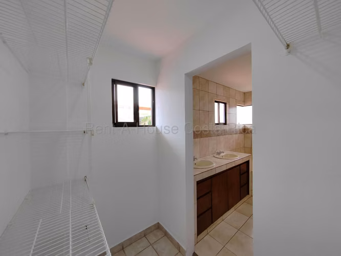 Vendo Casa en Pozos Santa Ana 250 m2 con patio
