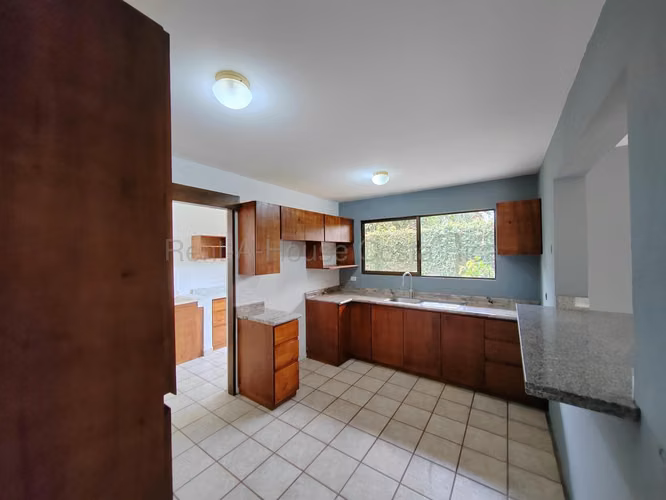 Vendo Casa en Pozos Santa Ana 250 m2 con patio
