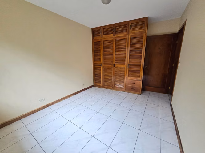 Venta de Casa Familiar Independiente en Alajuelita con Patio Ideal para Disfrutar