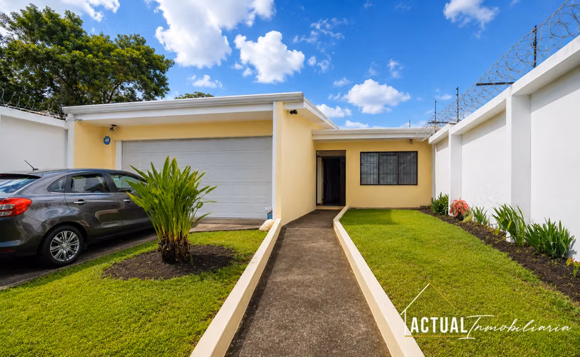 Venta de Casa Familiar Independiente en Alajuelita con Patio Ideal para Disfrutar