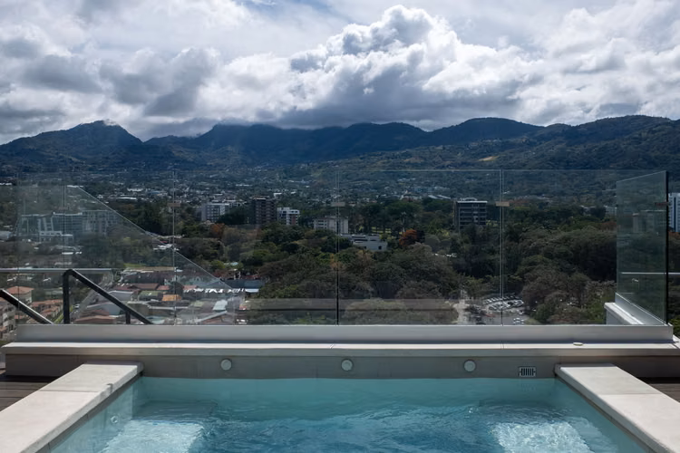 SE VENDEN - Apartamento de Lujo en Condominio Central Park, Escazú