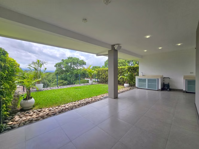 JABONCILLOS ESCAZU! CONDO CON VISTA / JARDIN Y LINEA BLANCA - Imagen 2