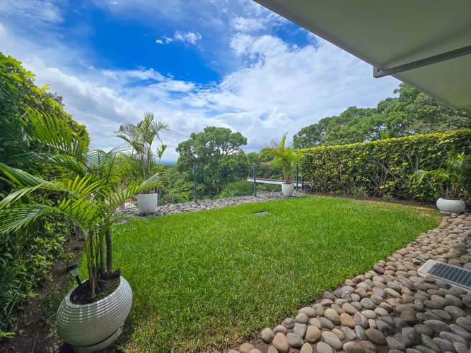 JABONCILLOS ESCAZU! CONDO CON VISTA / JARDIN Y LINEA BLANCA - Imagen 4