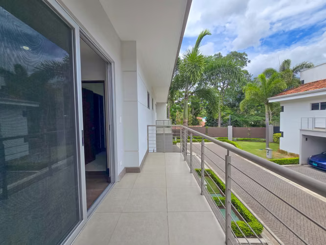 JABONCILLOS ESCAZU! CONDO CON VISTA / JARDIN Y LINEA BLANCA - Imagen 19