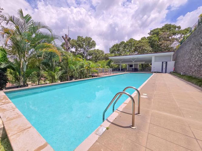 JABONCILLOS ESCAZU! CONDO CON VISTA / JARDIN Y LINEA BLANCA - Imagen 5