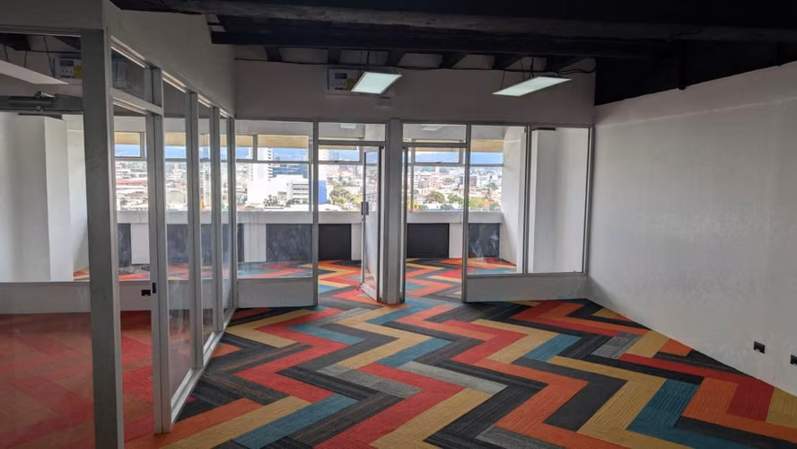 Local Comercial en Alquiler – Centro Colón, Paseo Colón - Imagen 2