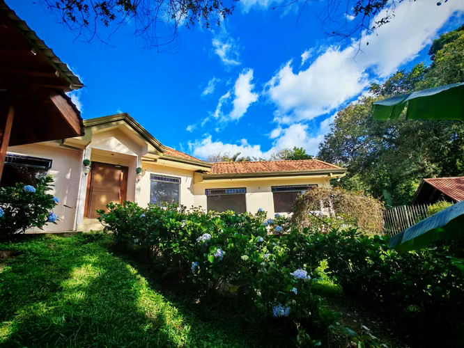 Residential House for Sale in Los Alpes de Coronado