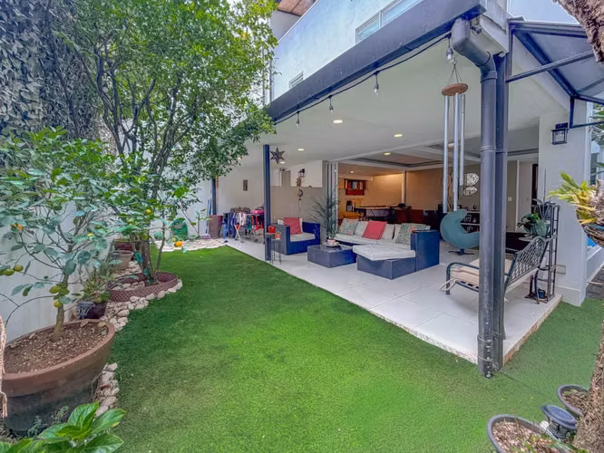 VENTA DE MODERNA CASA DE 3 NIVELES EN PASEO DEL SOL 4922 - Imagen 11
