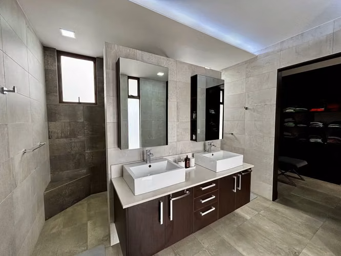 VENTA DE CASA EN BOSQUES DEL CARAO CONTEMPORÁNEA DE LUJO 4924 - Imagen 14