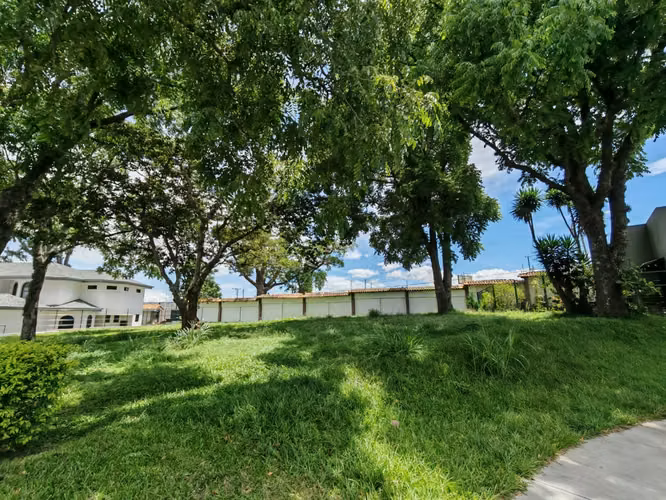 Venta de Casa de lujo en Condominio Tierras del cafe