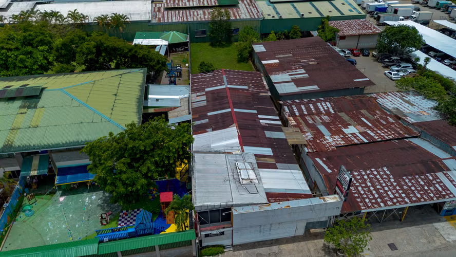 Venta de bodega comercial industrial para taller o negocio en Pérez Zeledón