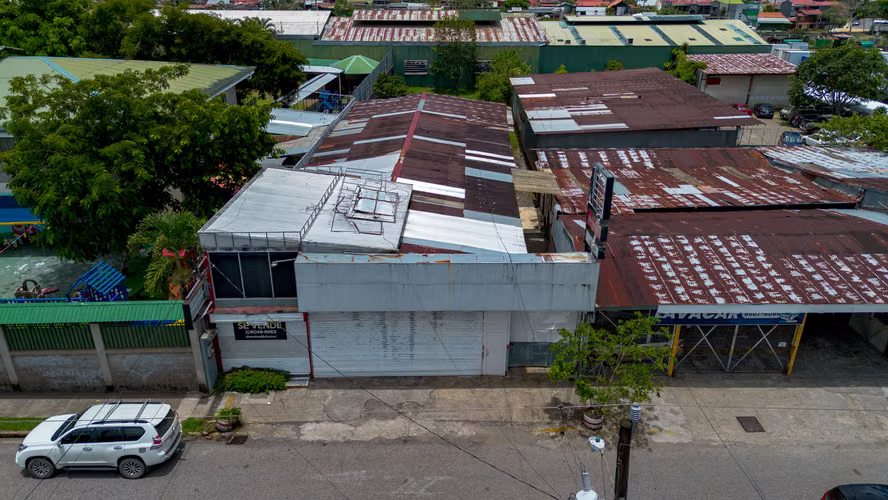 Venta de bodega comercial industrial para taller o negocio en Pérez Zeledón