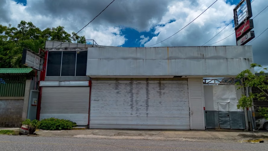 Venta de bodega comercial industrial para taller o negocio en Pérez Zeledón