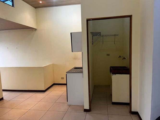 Vendo Dos Apartamentos en Pavas zona del Aeropuerto (Oportunidad de Inversión)