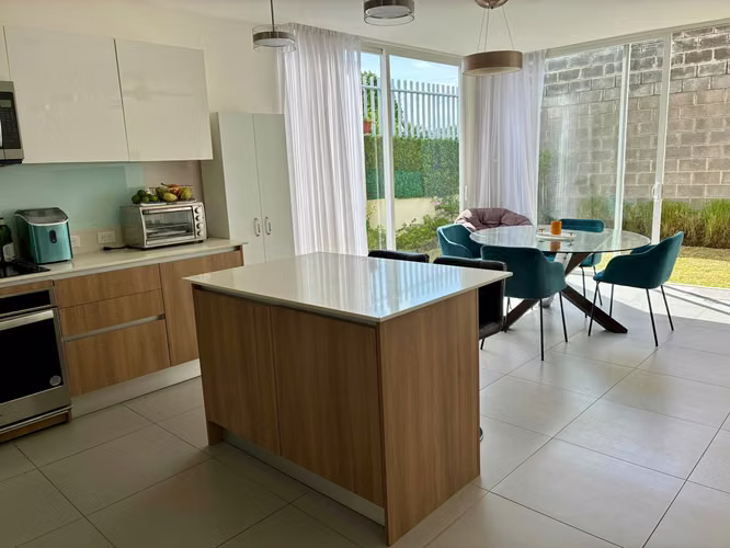  ALQUILER CASA AMPLIA EN CONDOMINIO LA ARBOLEDA, BELEN, HEREDIA. - Imagen 2