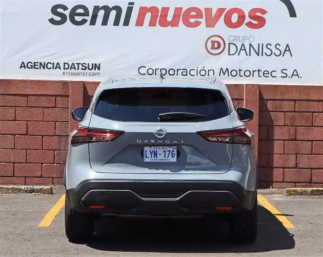 NISSAN QASHQAI 2023 AUTOMÁTICA GASOLINA GRIS - Imagen 4