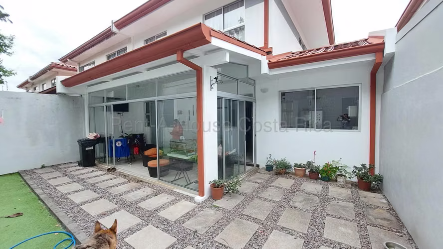 Venta de Casa en Condominio Hacienda Colón.  26-2134 LCV