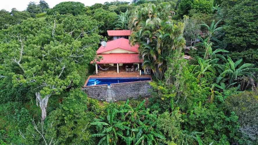 Casa con vistas en venta en Sabanilla de Alajuela KS
