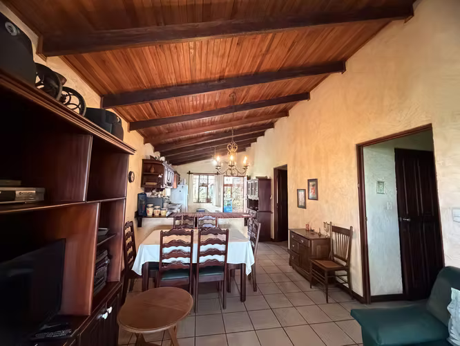 Casa con vistas en venta en Sabanilla de Alajuela KS