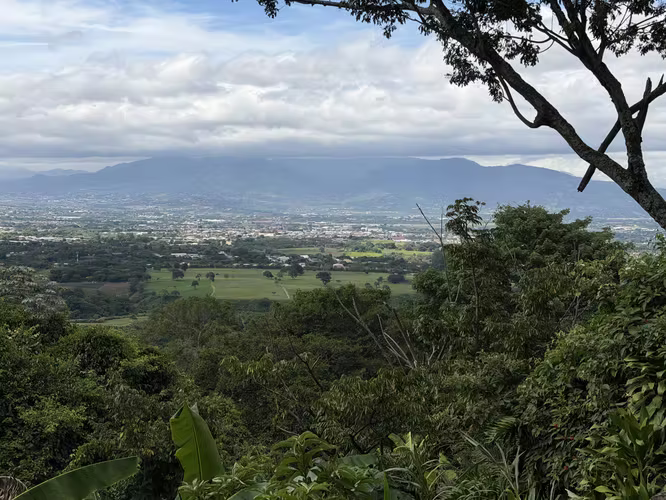 Casa con vistas en venta en Sabanilla de Alajuela KS