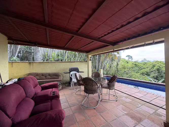 Casa con vistas en venta en Sabanilla de Alajuela KS