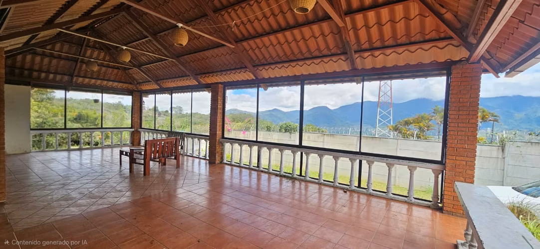Se vende salón para eventos con vista a la Laguna de Ujarrás | 803 m² | Carretera principal