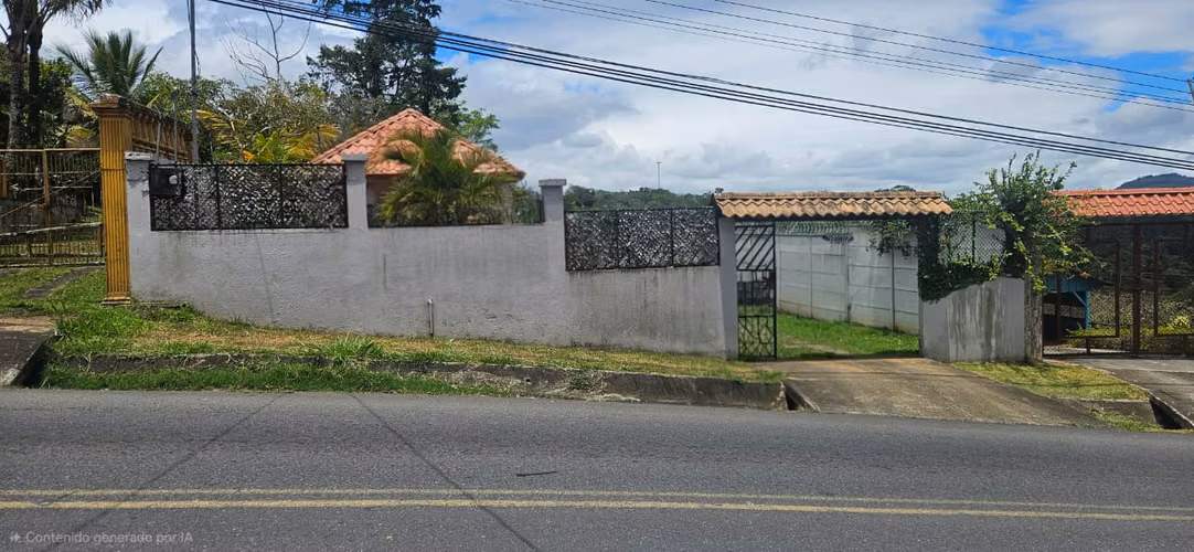 Se vende salón para eventos con vista a la Laguna de Ujarrás | 803 m² | Carretera principal