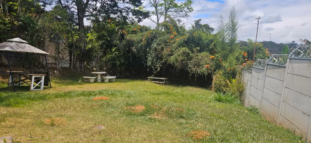 Se vende salón para eventos con vista a la Laguna de Ujarrás | 803 m² | Carretera principal