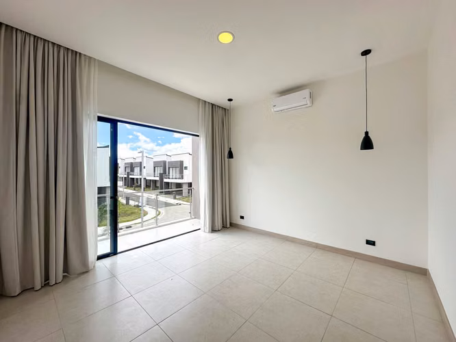 ALQUILER DE CASA EN CONDOMINIO LINDORA VILLAGE CON TERRAZA - Imagen 12