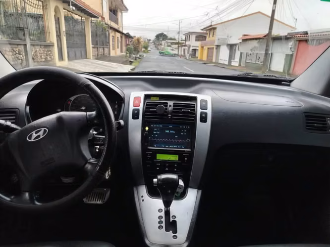 HYUNDAI TUCSON 2006 T.D.I. AUTOMÁTICO 4X2