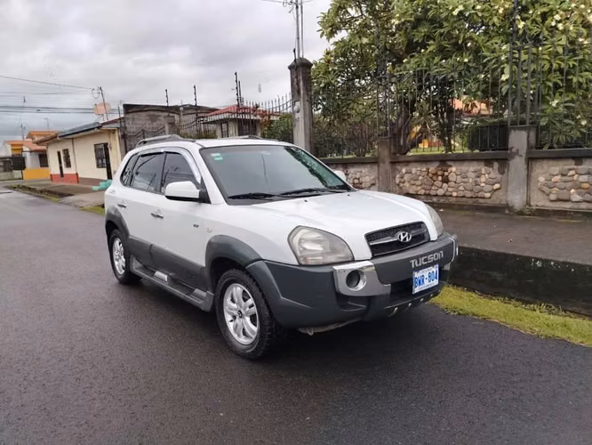 HYUNDAI TUCSON 2006 T.D.I. AUTOMÁTICO 4X2