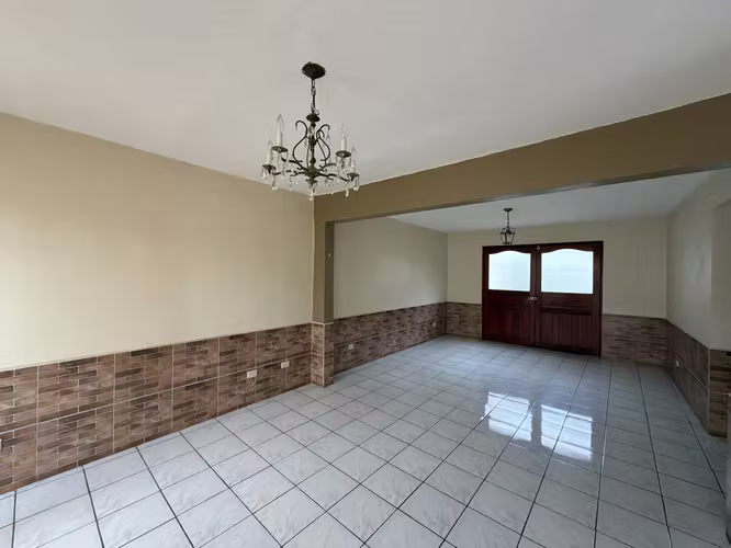 Alquiler de amplia casa en San Lorenzo de Flores. Heredia. - Imagen 6