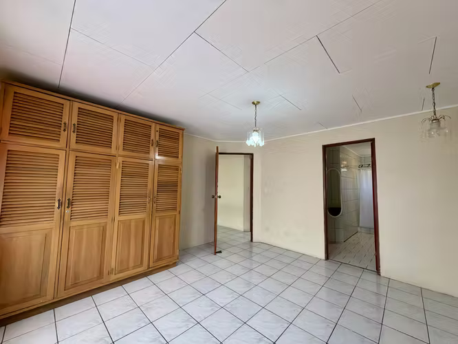 Alquiler de amplia casa en San Lorenzo de Flores. Heredia. - Imagen 15