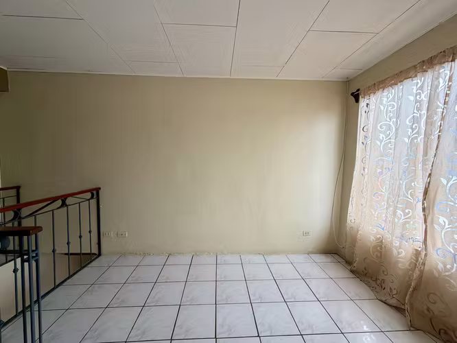 Alquiler de amplia casa en San Lorenzo de Flores. Heredia. - Imagen 11
