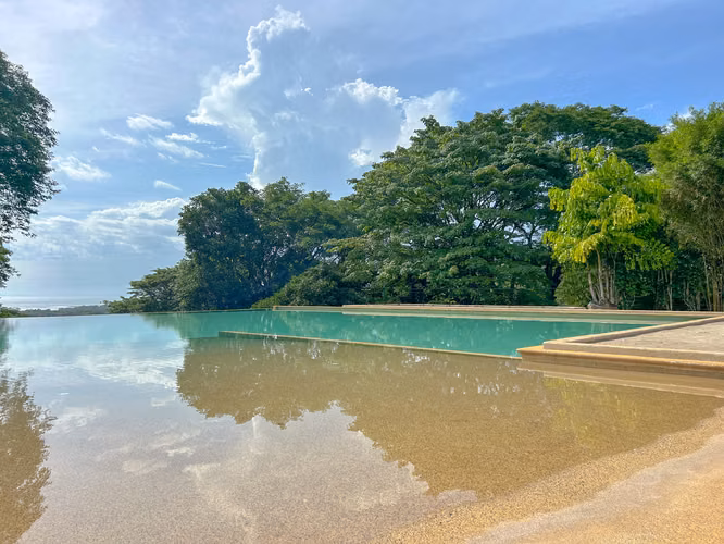 SE VENDE EXCLUSIVO Y AMPLIO APARTAMENTO CON VISTA AL MAR Y CONTACTO NATURALEZA NATIVA RESORT - Imagen 11