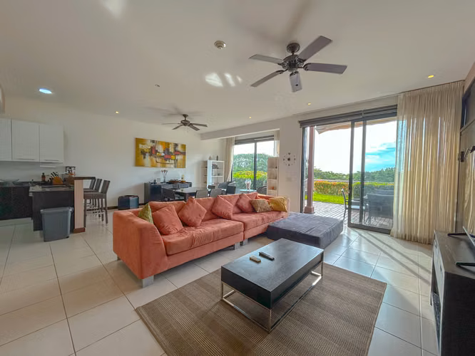SE VENDE EXCLUSIVO Y AMPLIO APARTAMENTO CON VISTA AL MAR Y CONTACTO NATURALEZA NATIVA RESORT - Imagen 4